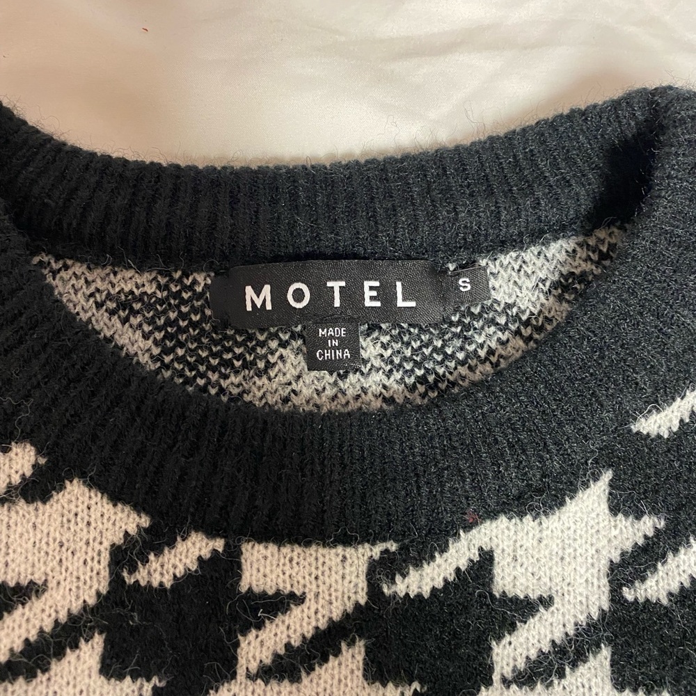 Motel Rocks S houndstooth sweater